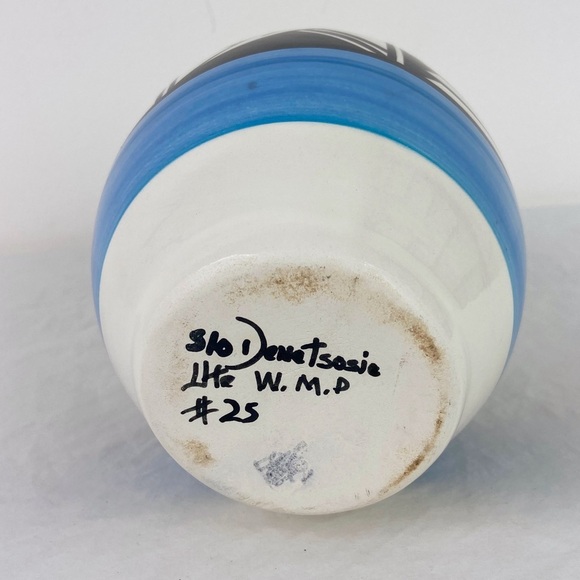 American Indian Vintage Ute Mountain Pottery Vase - Picture 4 of 8